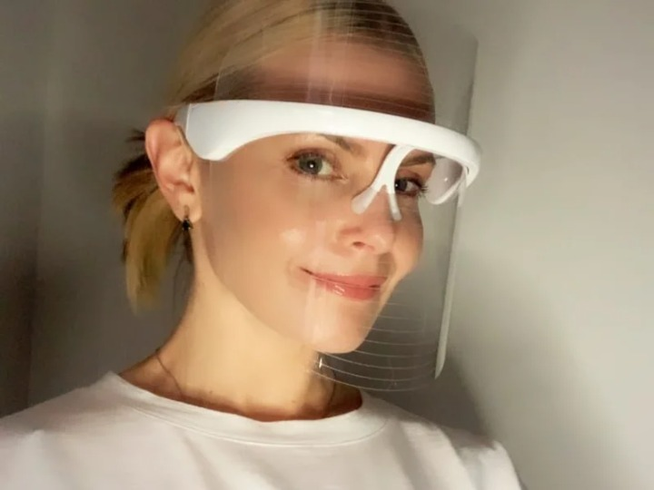 doctor testing therapy light for skin