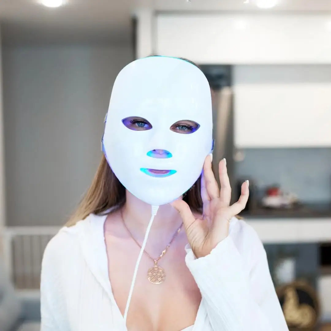 woman doing her 15 minutes skin care treatment